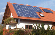 Solarkollektoren auf Hausdach